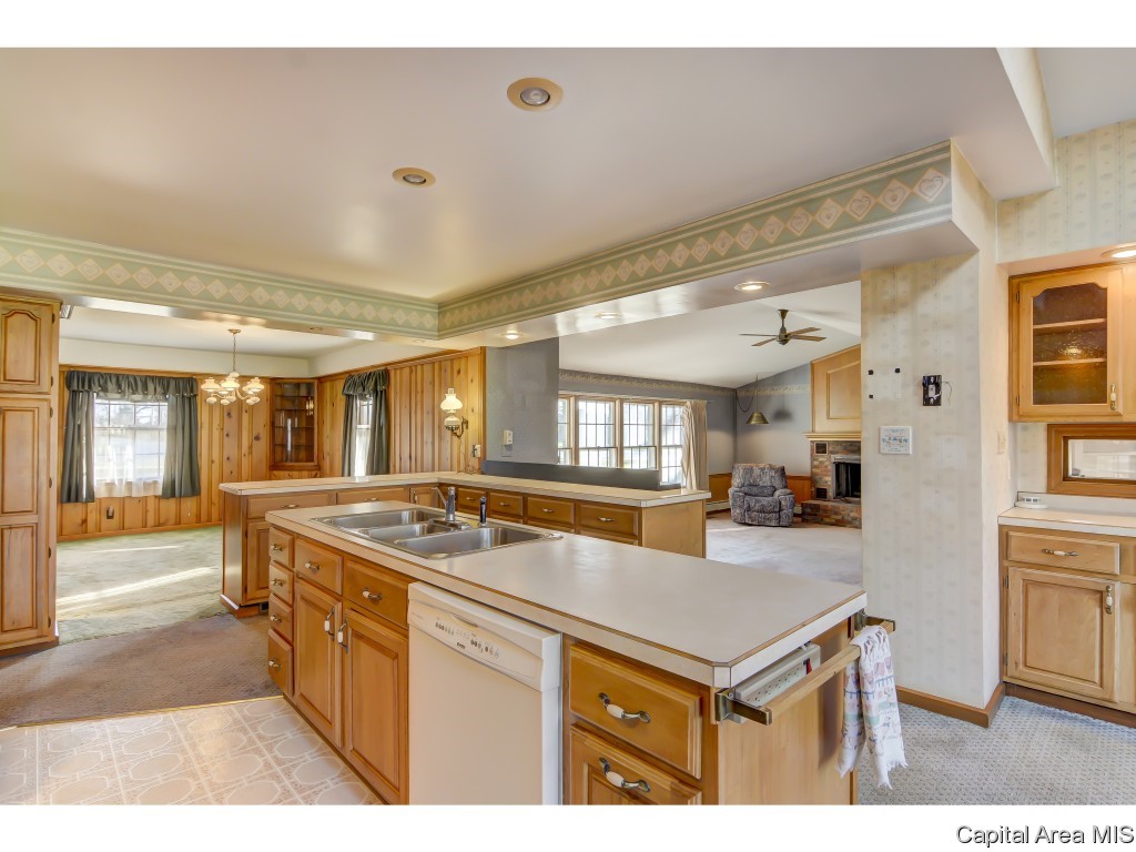 2225 West Jefferson Street Springfield, IL 62702 - Photo 13 of 36