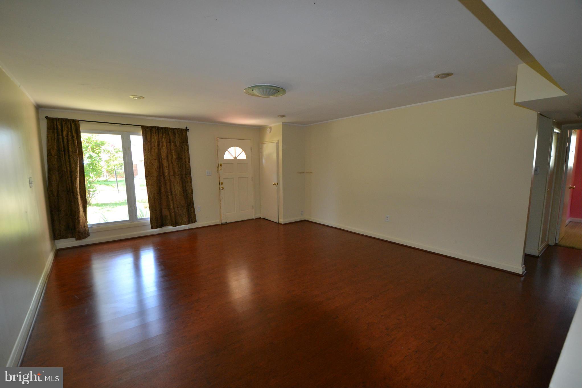 7617 Carla Road Baltimore, MD 21208 - Photo 8 of 18 Living Room