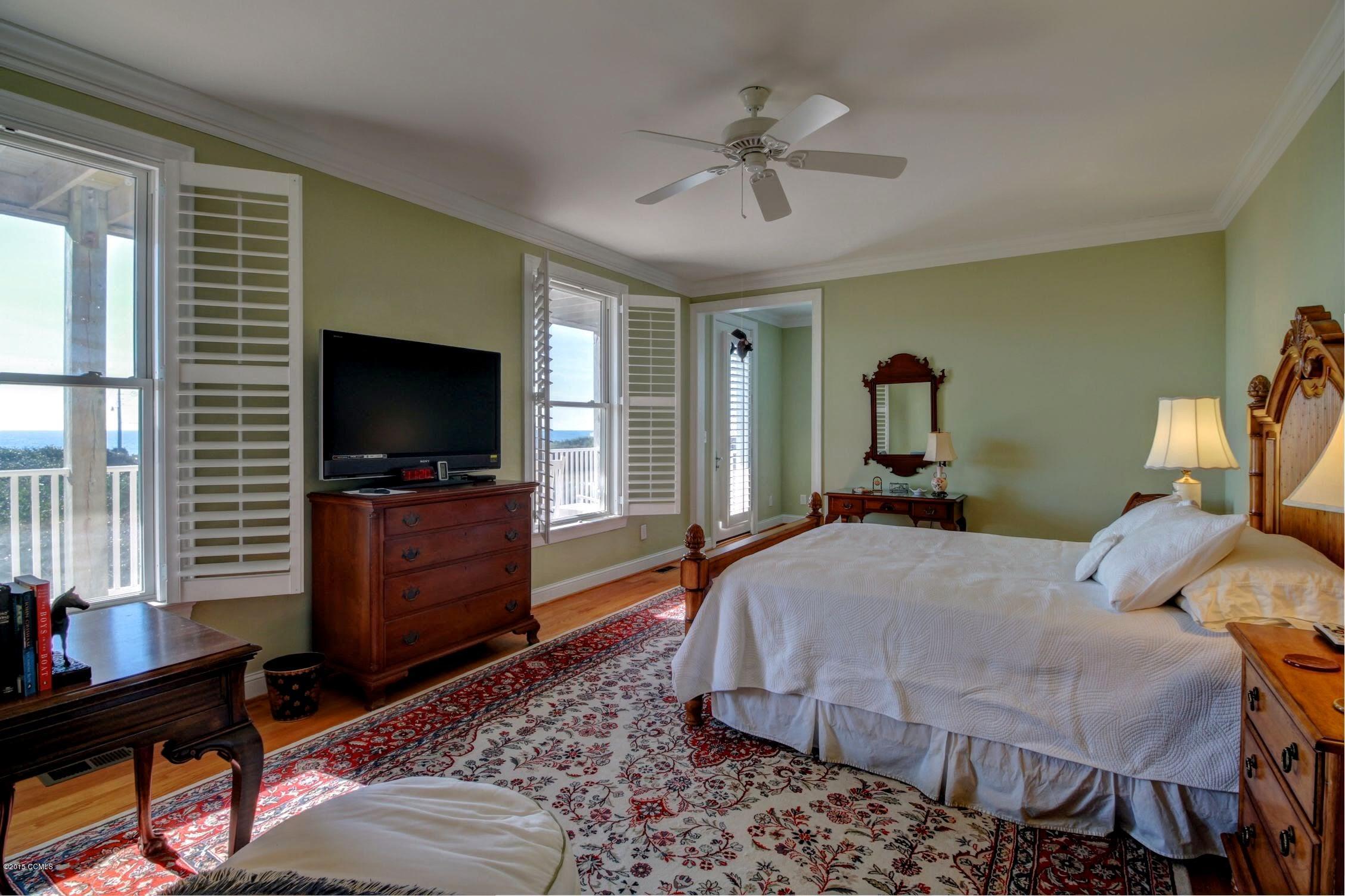 107 Hoffman Beach Road Atlantic Beach, NC 28512 - Photo 20 of 41 Master Bedroom