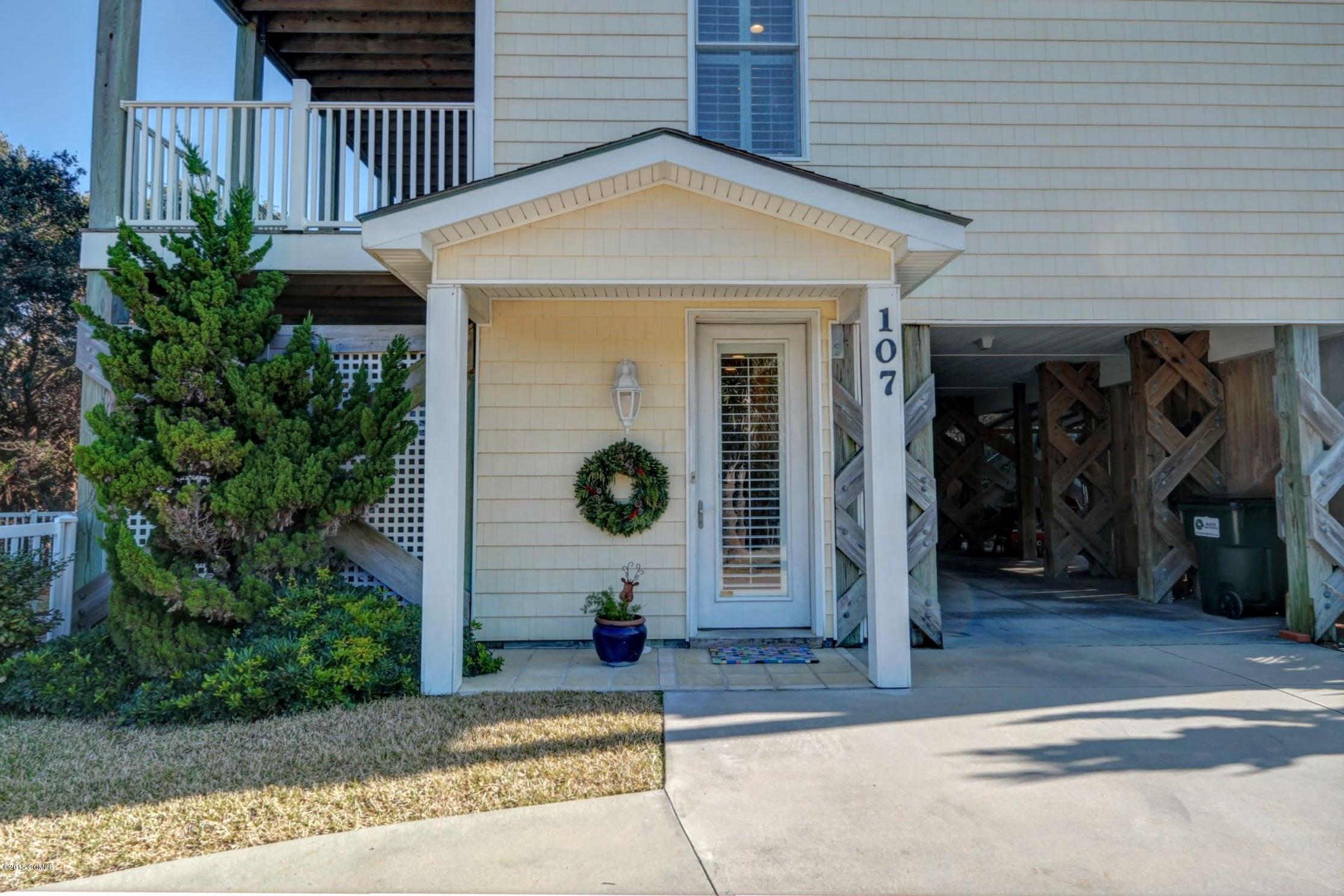 107 Hoffman Beach Road Atlantic Beach, NC 28512 - Photo 2 of 41 Front Close