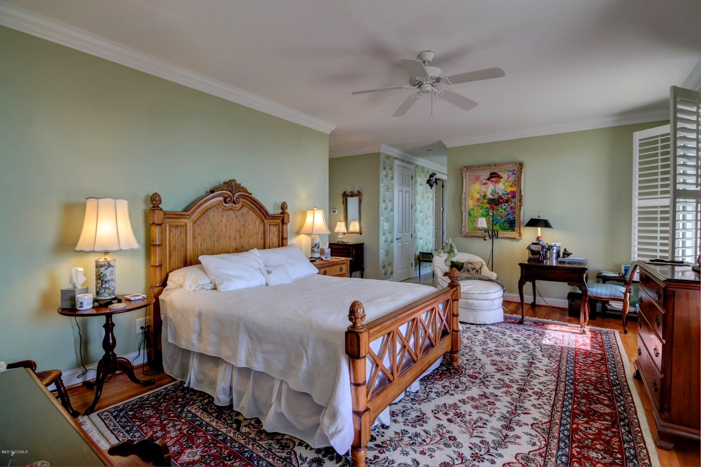 107 Hoffman Beach Road Atlantic Beach, NC 28512 - Photo 22 of 41 Master Bedroom