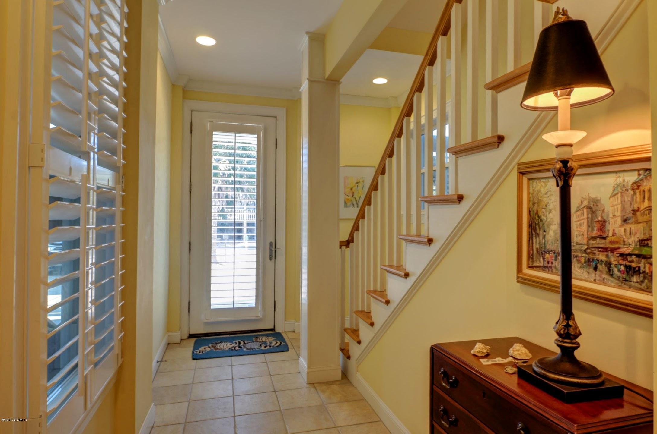 107 Hoffman Beach Road Atlantic Beach, NC 28512 - Photo 3 of 41 Entry