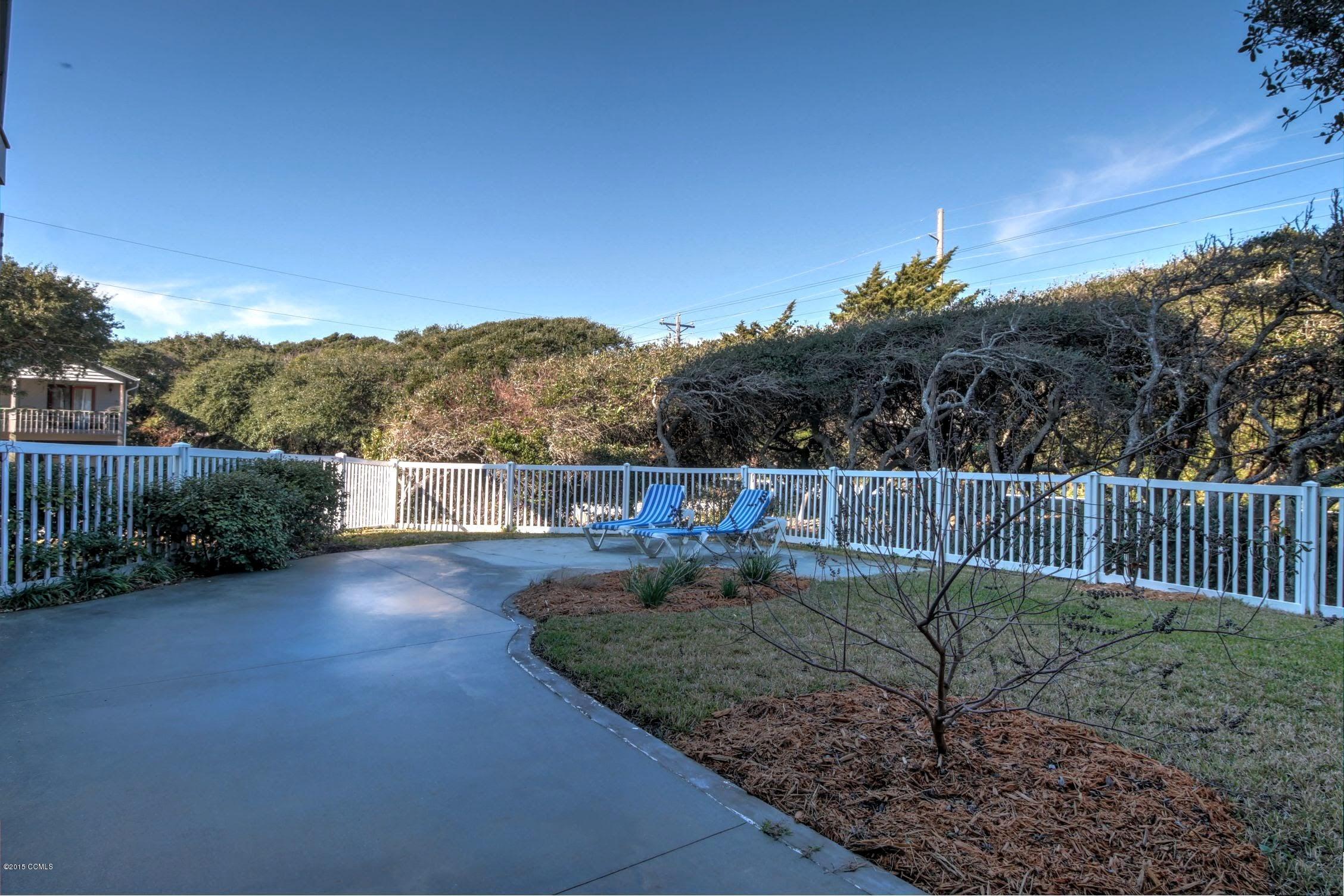 107 Hoffman Beach Road Atlantic Beach, NC 28512 - Photo 39 of 41 Fenced Yard area