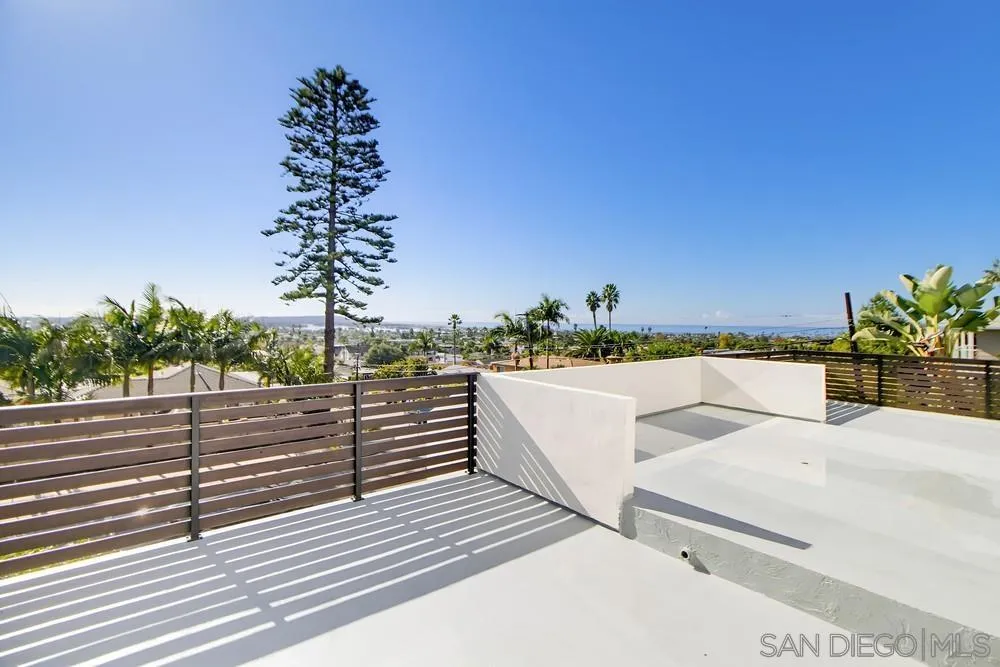 1712 Beryl Street San Diego, CA 92109 - Photo 25 of 37 a view of a terrace