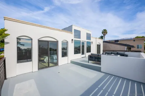 $2,900,000 | 1712 Beryl Street, San Diego, CA 92109