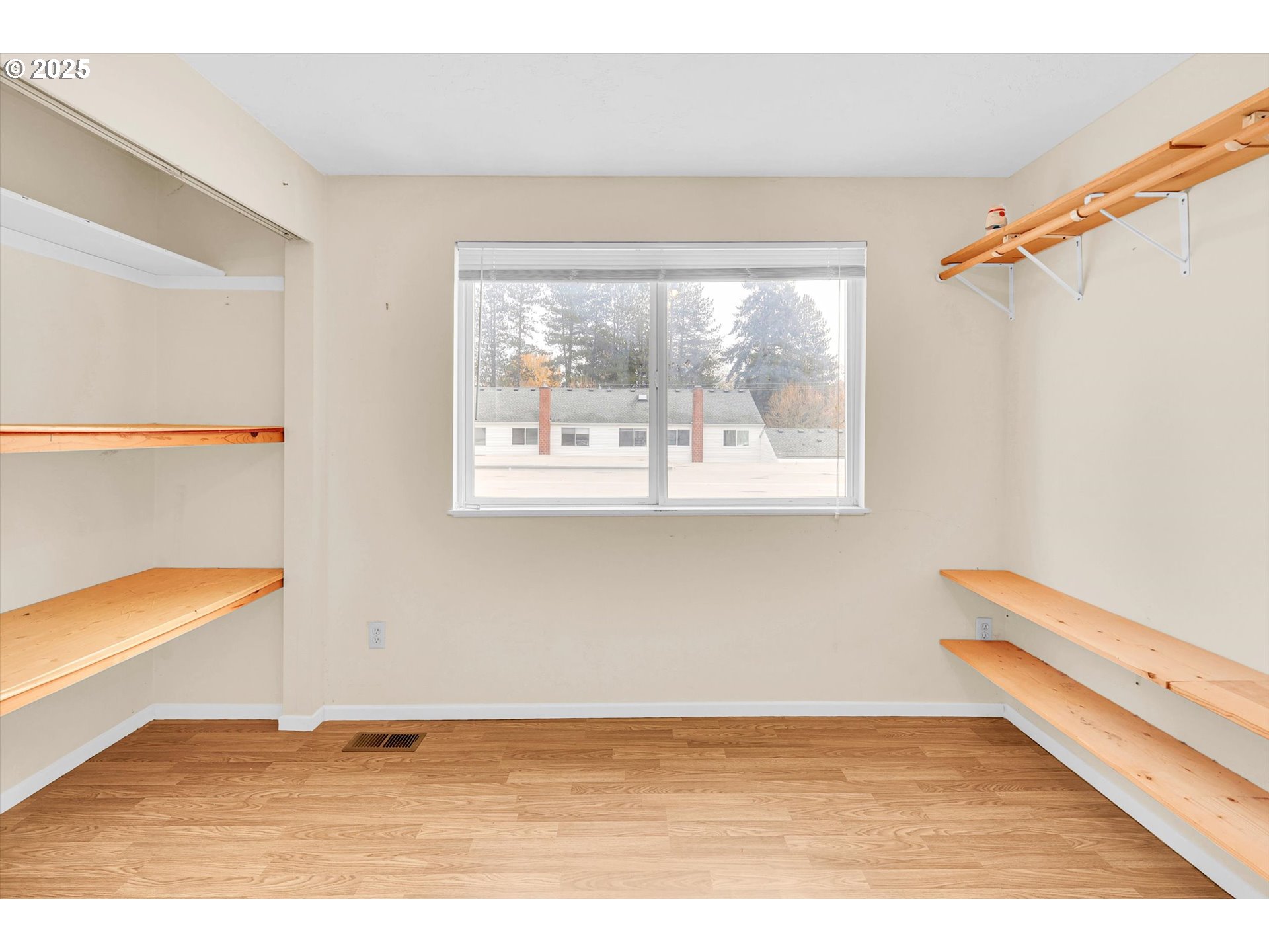 6260 Southwest Erickson Avenue Beaverton, OR 97008 - Photo 11 of 33