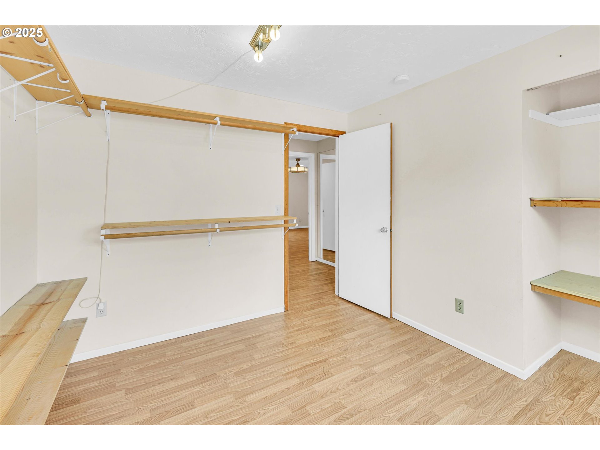 6260 Southwest Erickson Avenue Beaverton, OR 97008 - Photo 12 of 33