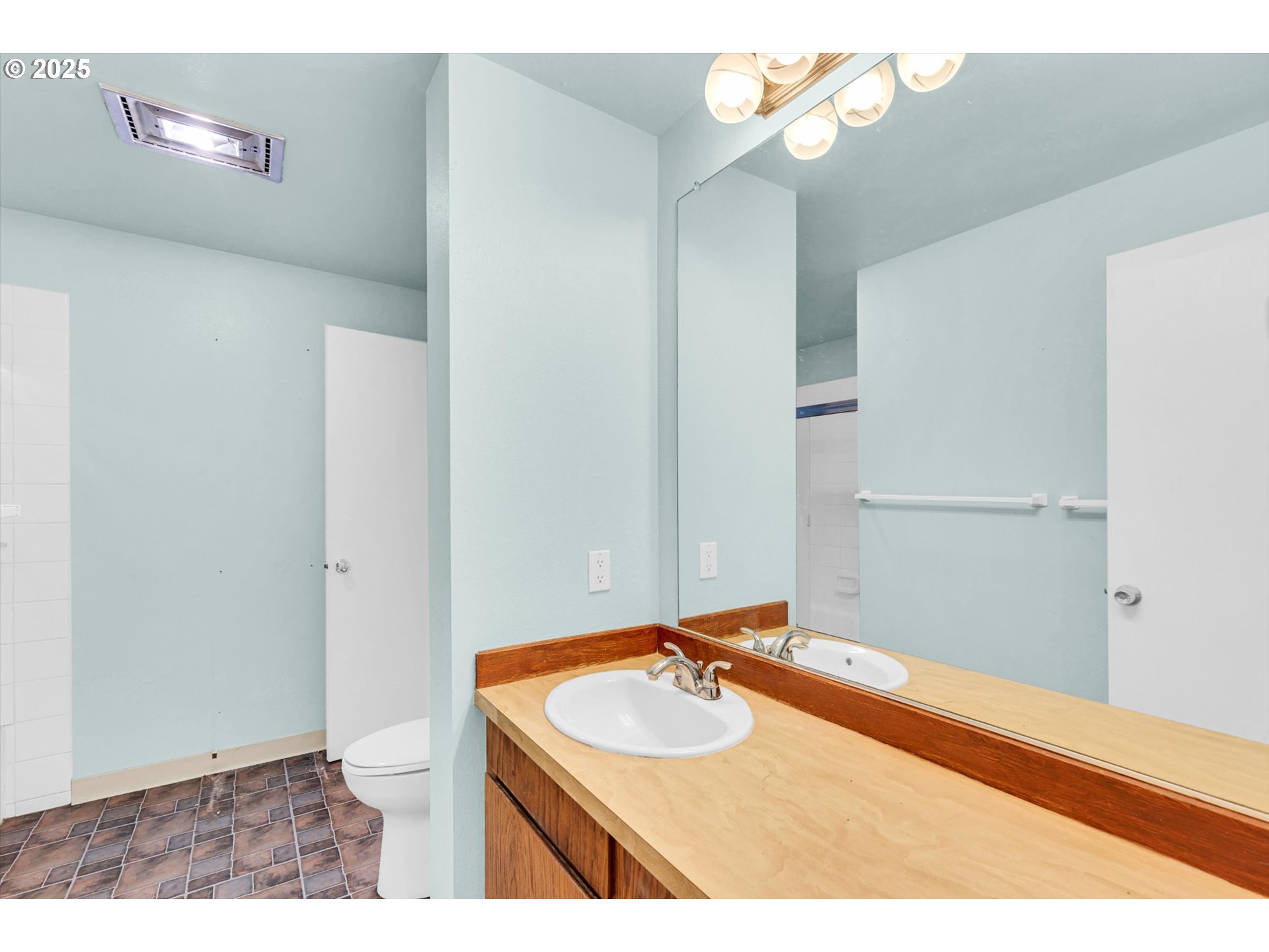 6260 Southwest Erickson Avenue Beaverton, OR 97008 - Photo 13 of 33