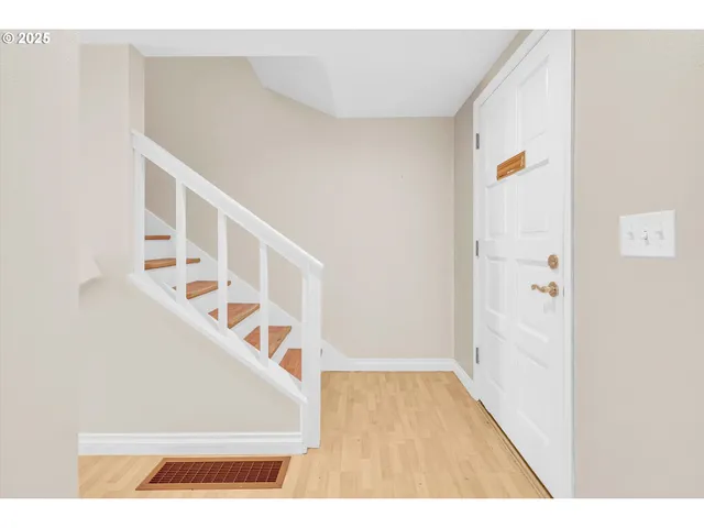 $299,900 | 6260 Southwest Erickson Avenue, Beaverton, OR 97008