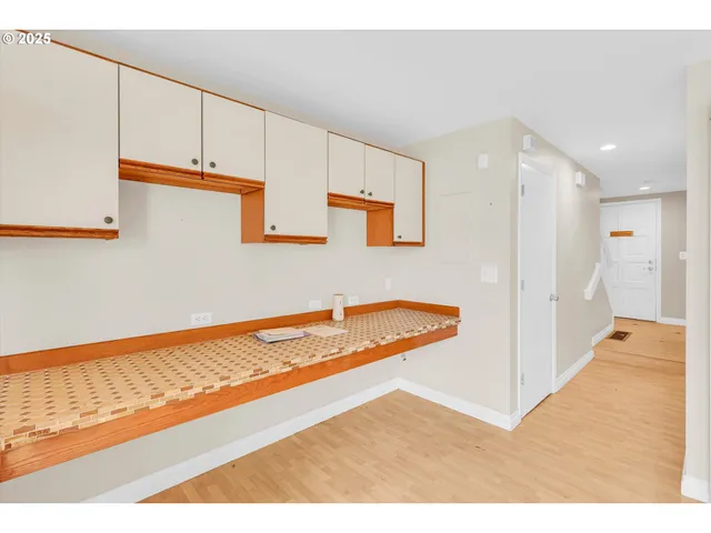 $299,900 | 6260 Southwest Erickson Avenue, Beaverton, OR 97008