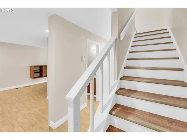 $299,900 | 6260 Southwest Erickson Avenue, Beaverton, OR 97008