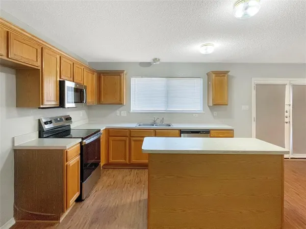 $2,695 | 303 Quail Meadows Lane, Arlington, TX 76002