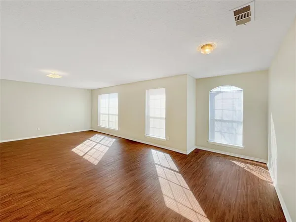 $2,695 | 303 Quail Meadows Lane, Arlington, TX 76002