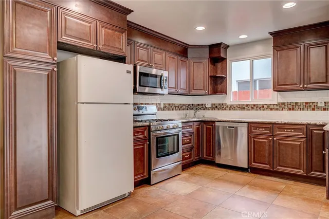 $4,000 | 6621 Birchton Avenue, West Hills, CA 91307