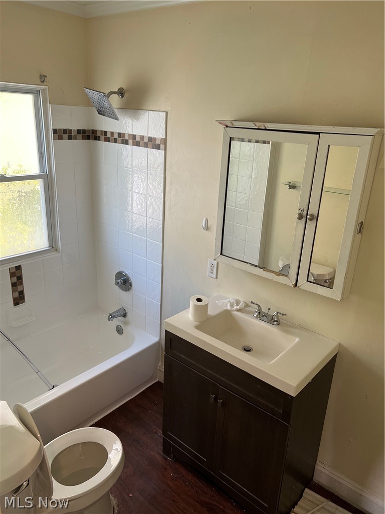 2087 North Taylor Road Cleveland Heights, OH 44112 - Photo 7 of 17 Main bath