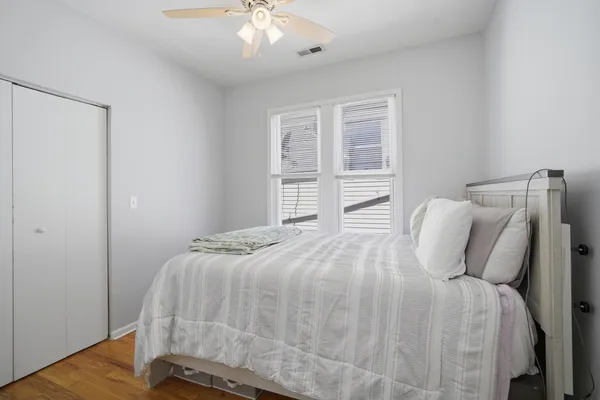 $2,000 | 3645 West McLean Avenue, Unit 2, Chicago, IL 60647