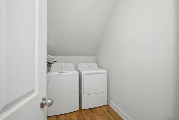 $2,000 | 3645 West McLean Avenue, Unit 2, Chicago, IL 60647