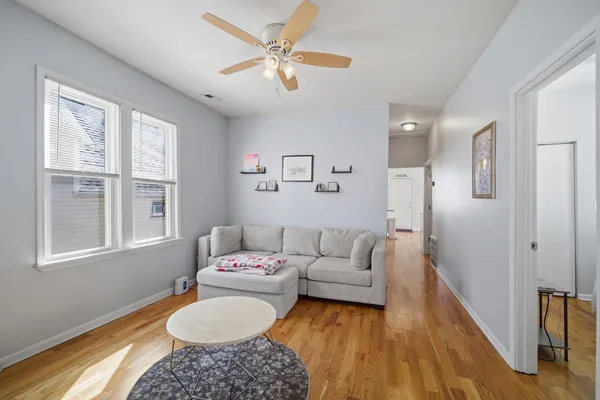 $2,000 | 3645 West McLean Avenue, Unit 2, Chicago, IL 60647