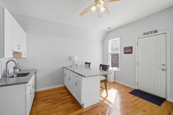 $2,000 | 3645 West McLean Avenue, Unit 2, Chicago, IL 60647