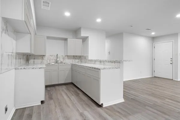 $2,250 | 726 Skyline Drive, Duncanville, TX 75116