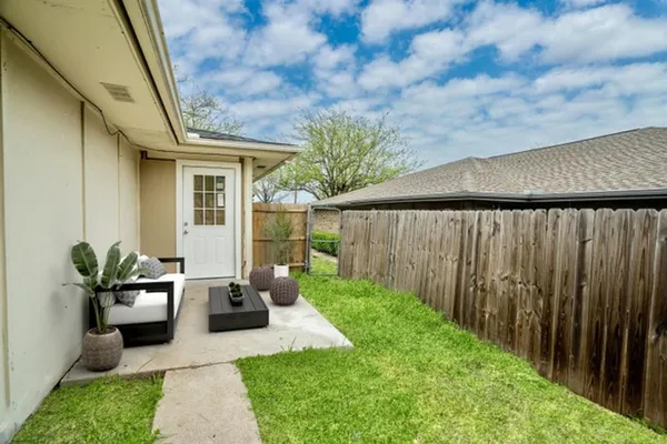 $2,250 | 726 Skyline Drive, Duncanville, TX 75116