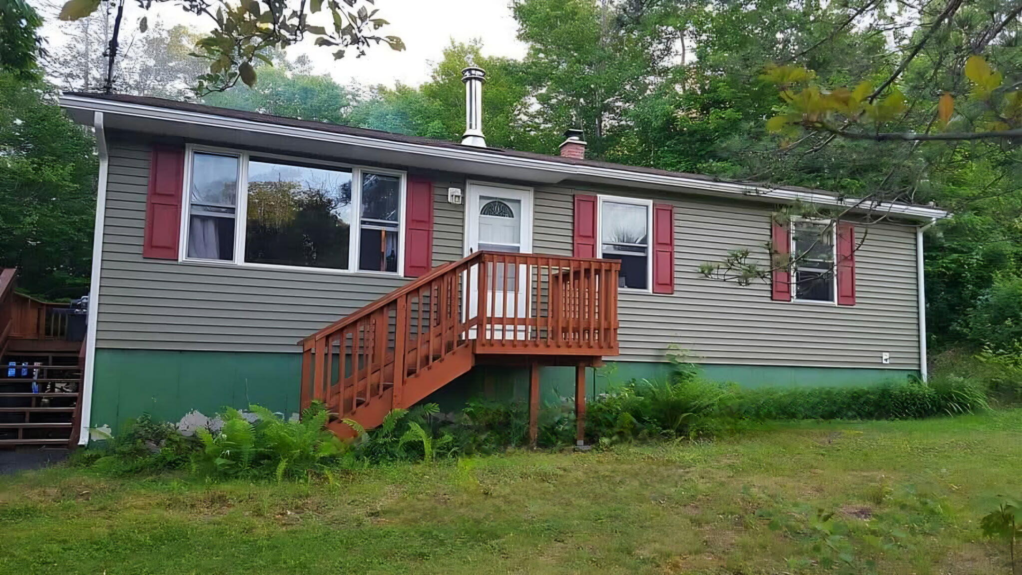 372 Massachusetts Avenue Millinocket, ME 04462 - Photo 1 of 31 1000029172