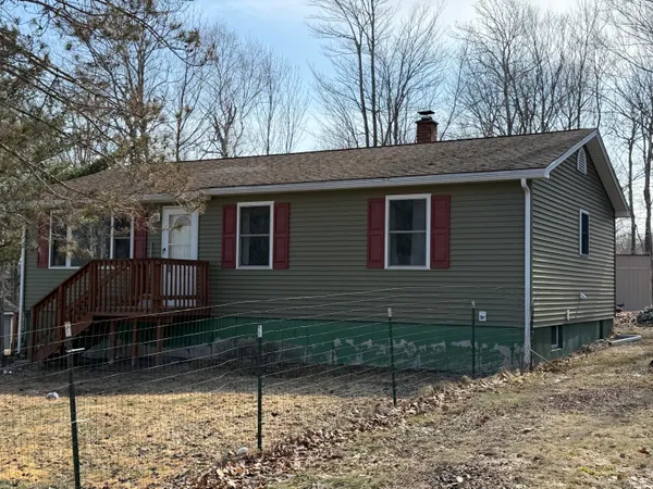 $167,000 | 372 Massachusetts Avenue, Millinocket, ME 04462