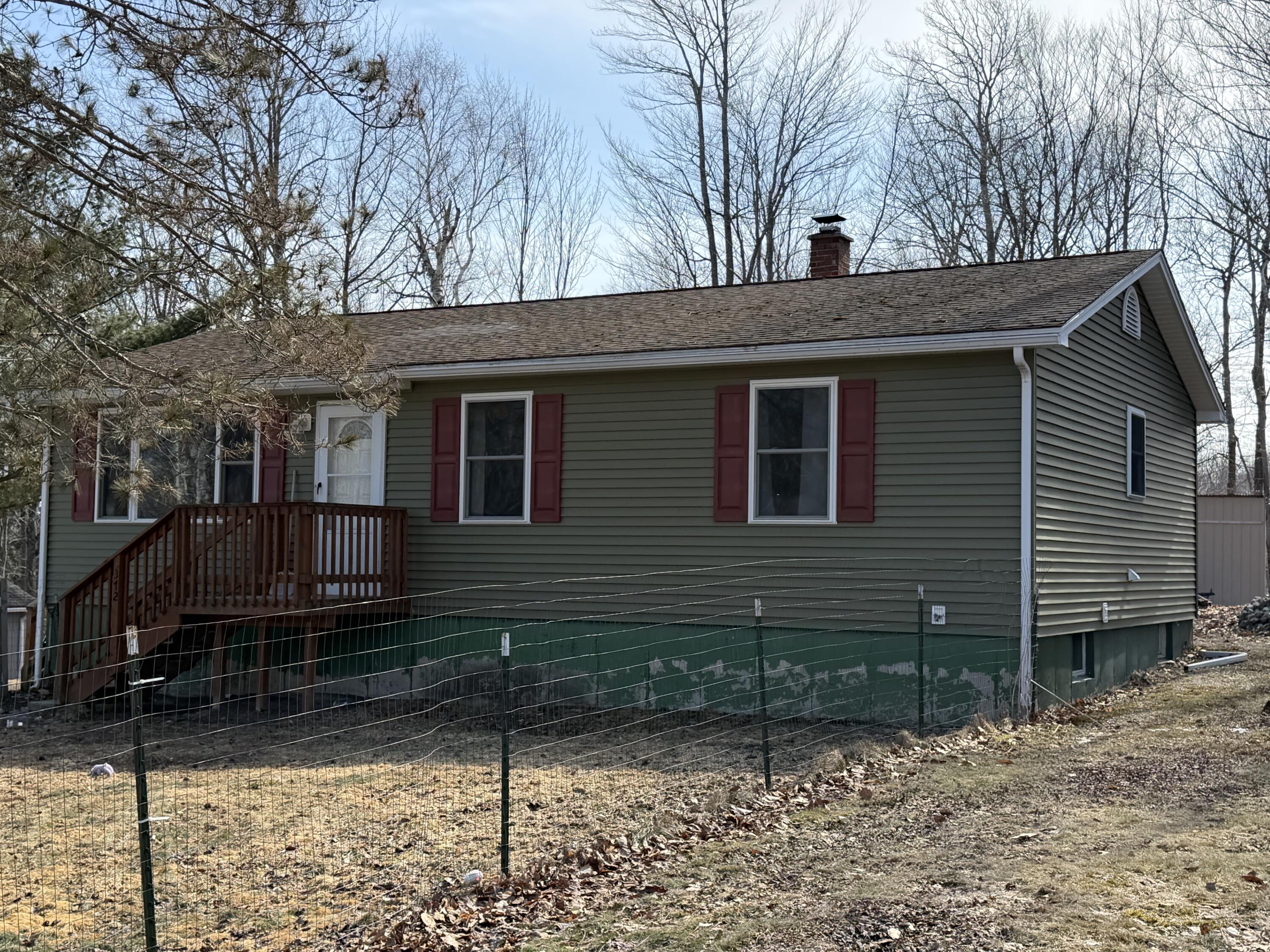 372 Massachusetts Avenue Millinocket, ME 04462 - Photo 3 of 31 IMG_1043