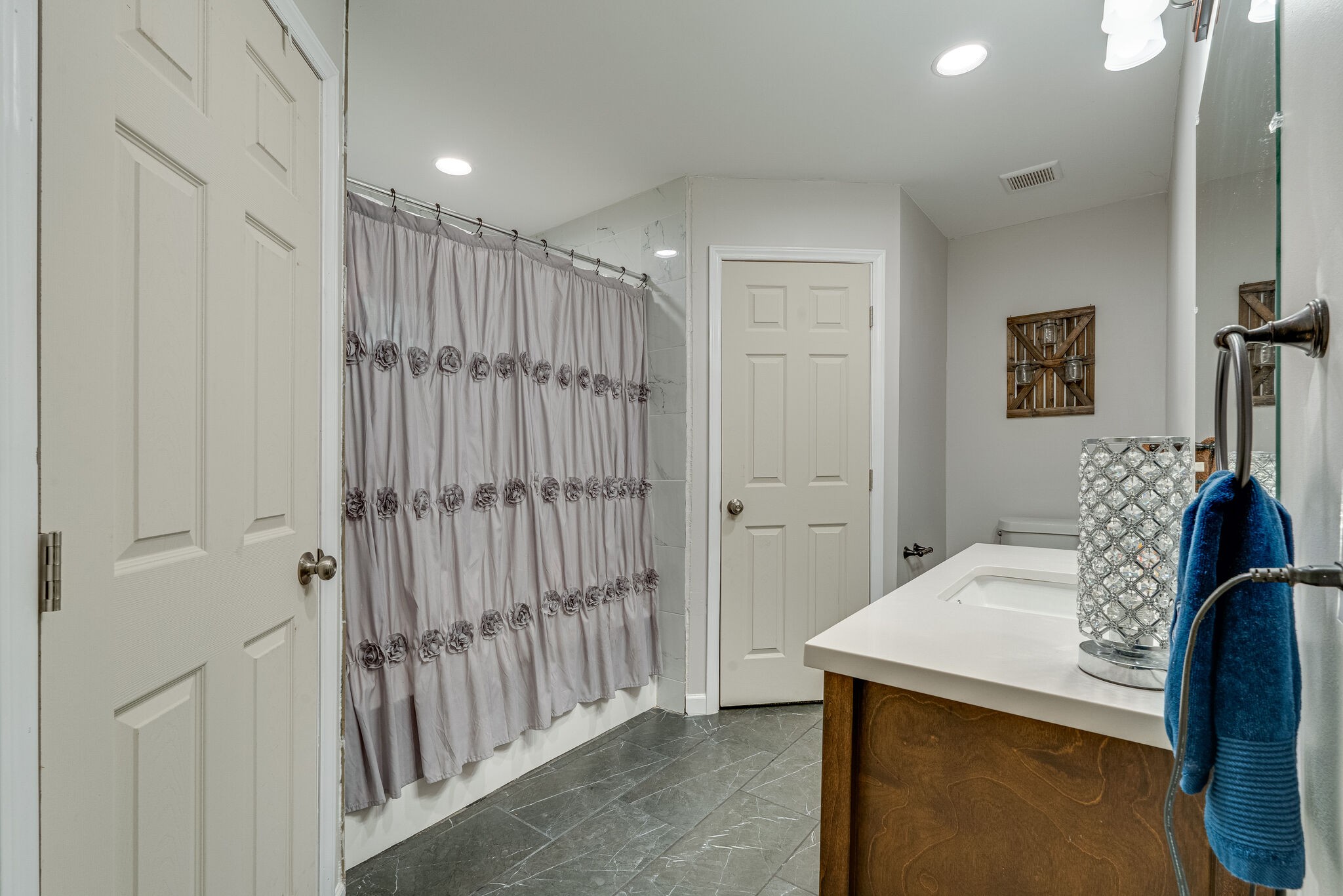 1883 Boynton Valley Road Manchester, TN 37355 - Photo 11 of 17 a view of a hallway to a livingroom with furniture
