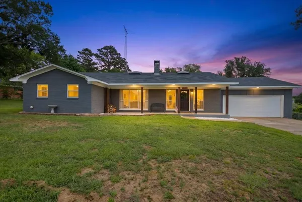 $335,000 | 2300 Country Club Drive, Canton, TX 75103