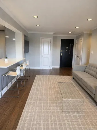 $3,200 | 151-35 84th Street, Unit 2M | Lindenwood