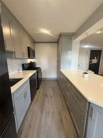 $3,200 | 151-35 84th Street, Unit 2M | Lindenwood