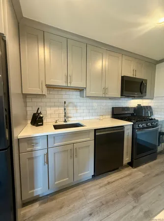 $3,200 | 151-35 84th Street, Unit 2M | Lindenwood