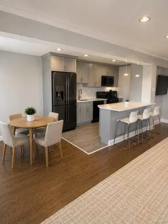 $3,200 | 151-35 84th Street, Unit 2M | Lindenwood