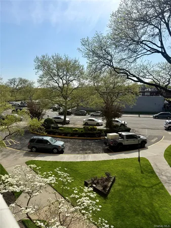 $3,200 | 151-35 84th Street, Unit 2M | Lindenwood