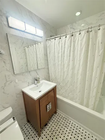 $3,200 | 151-35 84th Street, Unit 2M | Lindenwood