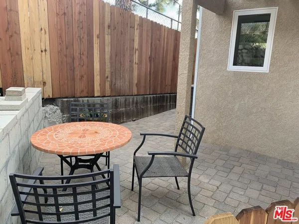$4,000 | 2700 Los Olivos Lane, Unit 1/2, La Crescenta, CA 91214