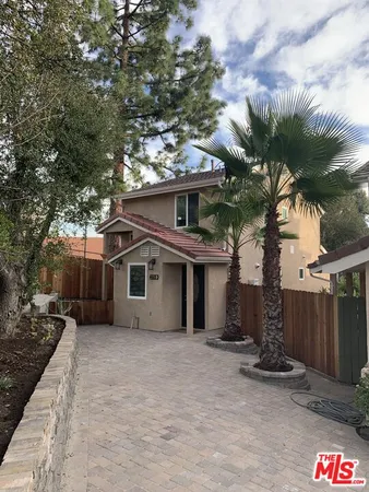 $4,000 | 2700 Los Olivos Lane, Unit 1/2, La Crescenta, CA 91214