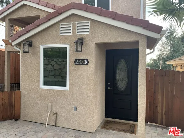 $4,000 | 2700 Los Olivos Lane, Unit 1/2, La Crescenta, CA 91214