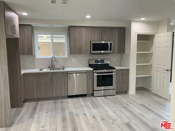 $4,000 | 2700 Los Olivos Lane, Unit 1/2, La Crescenta, CA 91214