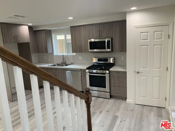 $4,000 | 2700 Los Olivos Lane, Unit 1/2, La Crescenta, CA 91214