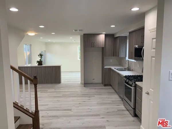 $4,000 | 2700 Los Olivos Lane, Unit 1/2, La Crescenta, CA 91214