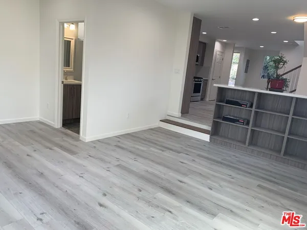 $4,000 | 2700 Los Olivos Lane, Unit 1/2, La Crescenta, CA 91214