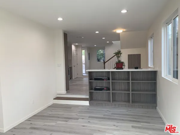 $4,000 | 2700 Los Olivos Lane, Unit 1/2, La Crescenta, CA 91214