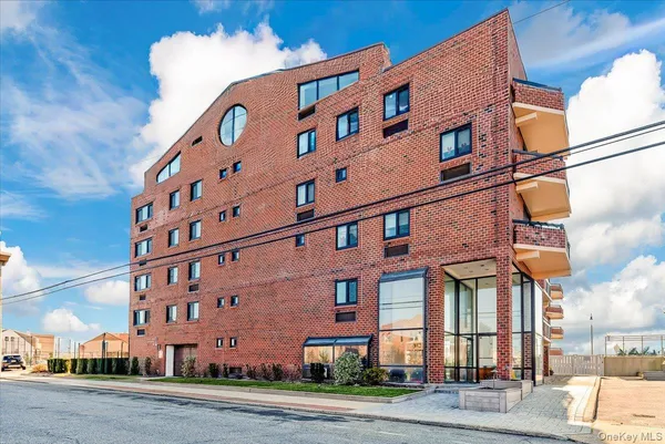 $789,899 | 730 West Broadway, Unit 2J, Long Beach, NY 11561