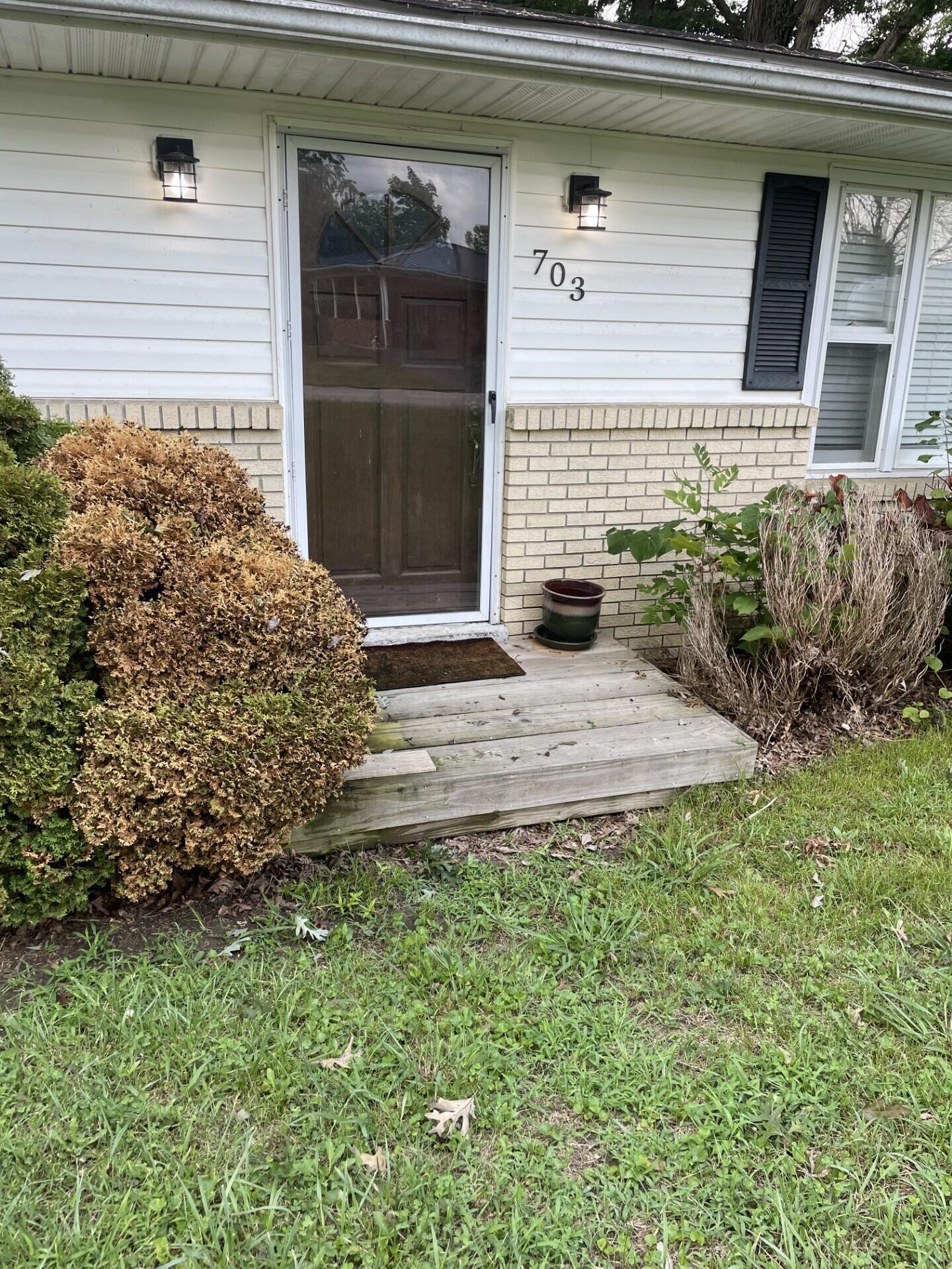 703 Sand Hill Road Irvine, KY 40336 - Photo 1 of 2 irvine2