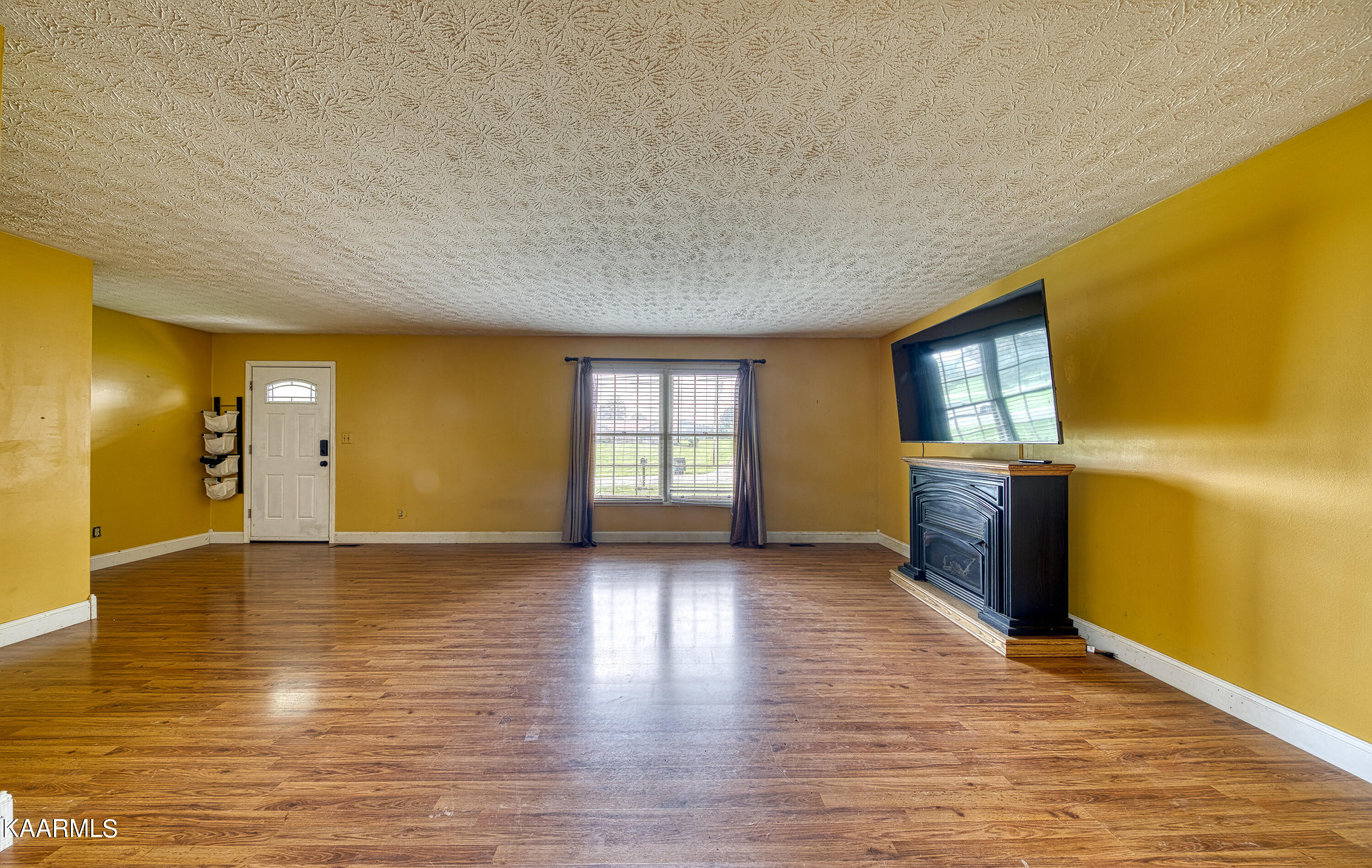 936 Butter And Egg Road Jacksboro, TN 37757 - Photo 12 of 30 030A7790_Batch
