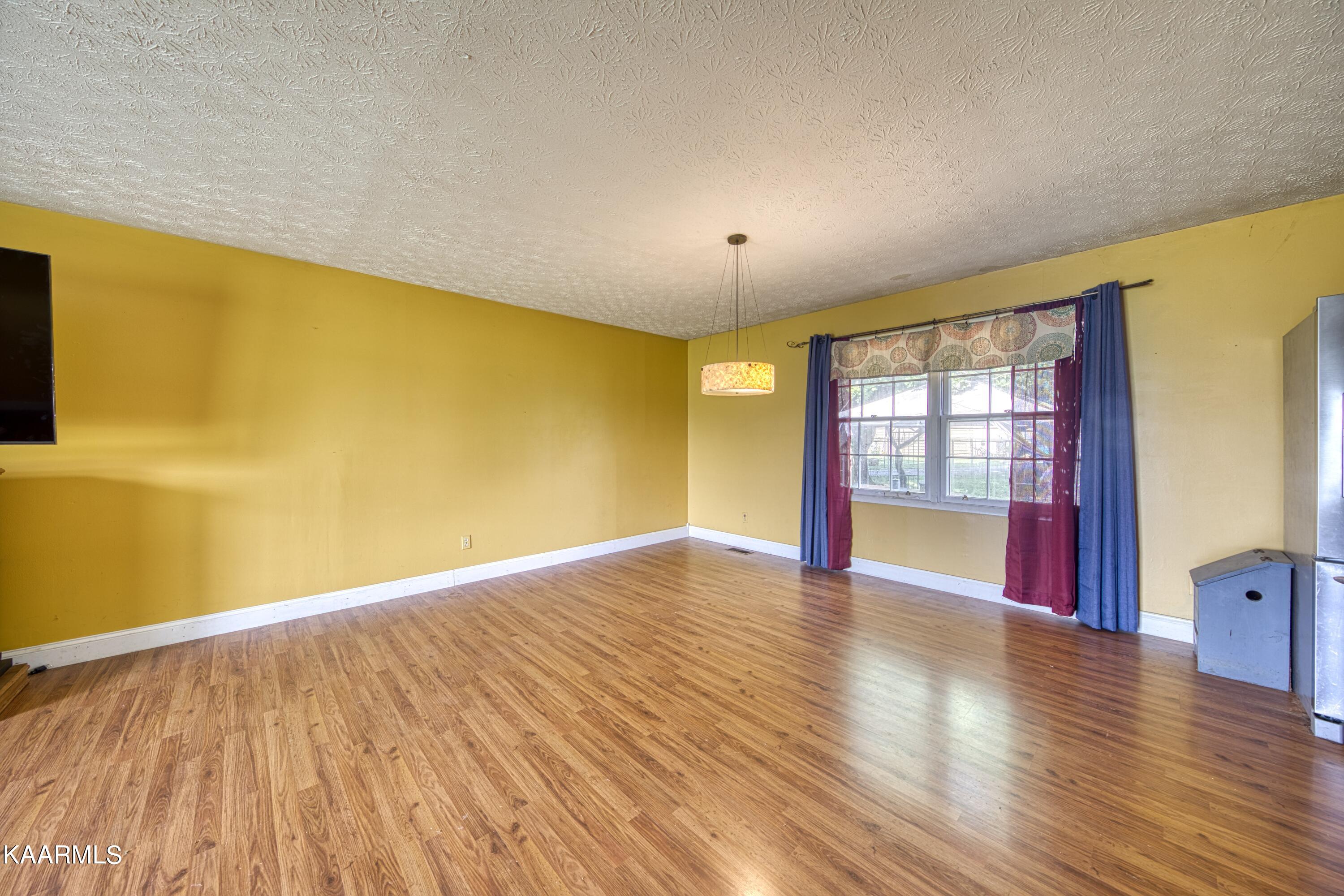 936 Butter And Egg Road Jacksboro, TN 37757 - Photo 8 of 30 030A7884_Batch