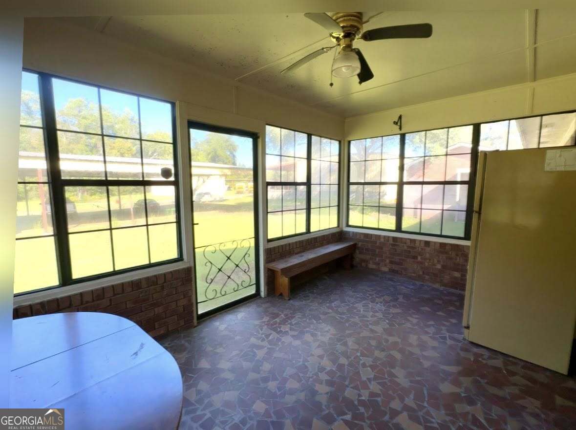 2471 Highway 441 Dublin, GA 31021 - Photo 13 of 18 a view of an empty room with a window