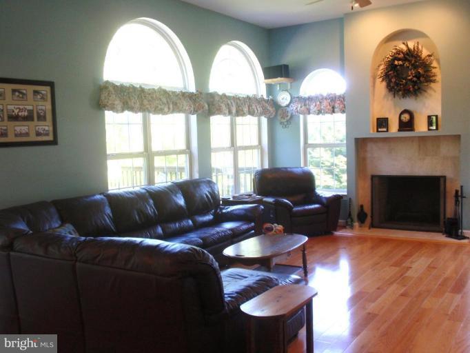 9348 Cabbage Run Road Frederick, MD 21701 - Photo 17 of 27 Family Room